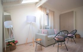 Comonfive Apartments