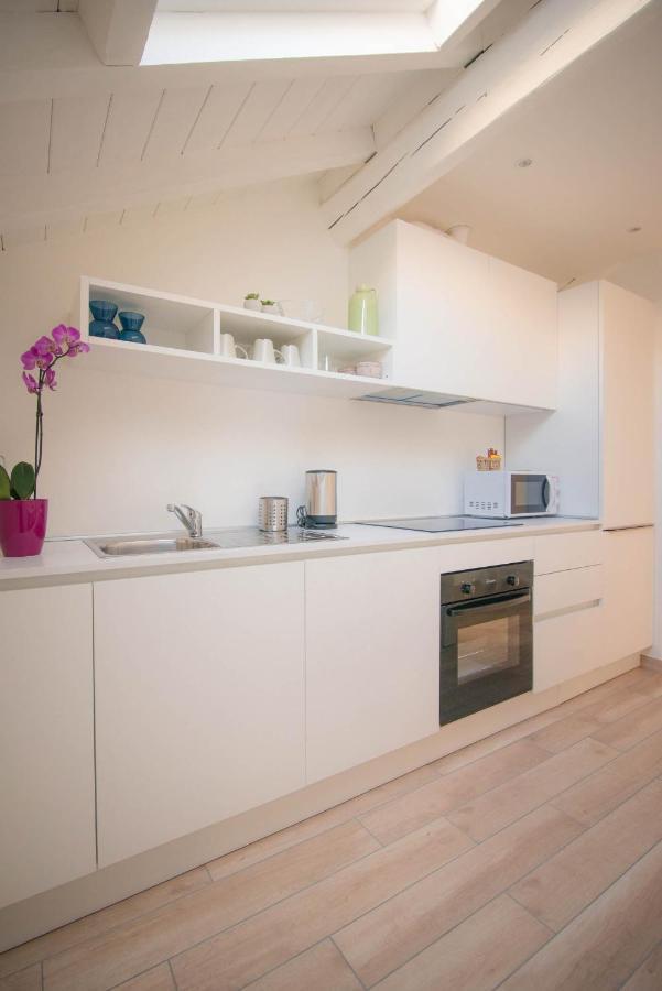 Comonfive Apartments Esterno foto